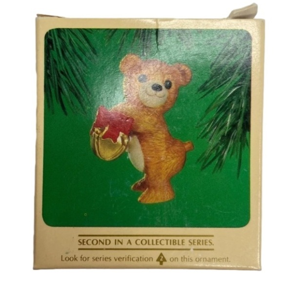 Hallmark 1984 “Cinnamon Bear” Porcelain Keepsake Vintage Ornament - Picture 1 of 9